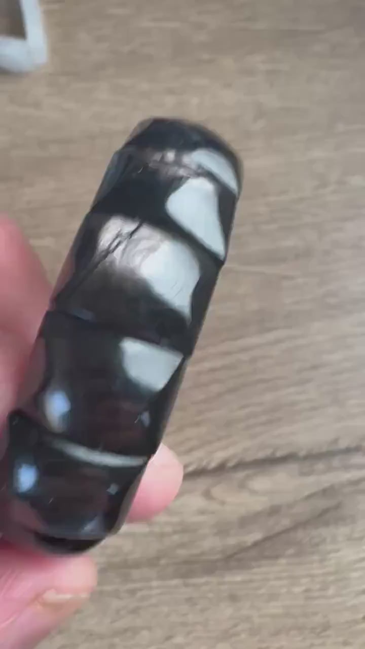 Hypersteen Armband – Luxe Donkere Glans • Shadow Cat’s Eye • 12mm Rechthoekige Kralen • Handgemaakt Sieraad - Hyperstheen bracelet